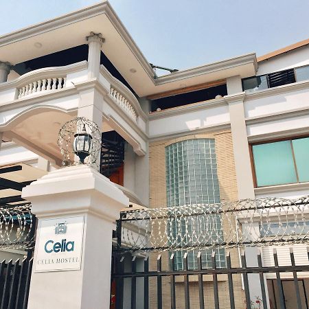 Celia Hostel Mandalay Exteriör bild