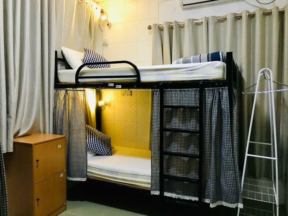Celia Hostel Mandalay Exteriör bild