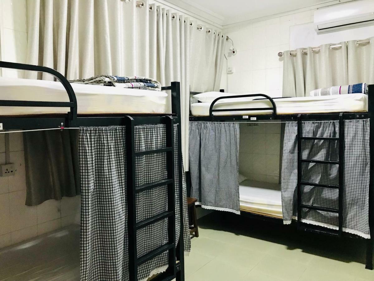 Celia Hostel Mandalay Exteriör bild